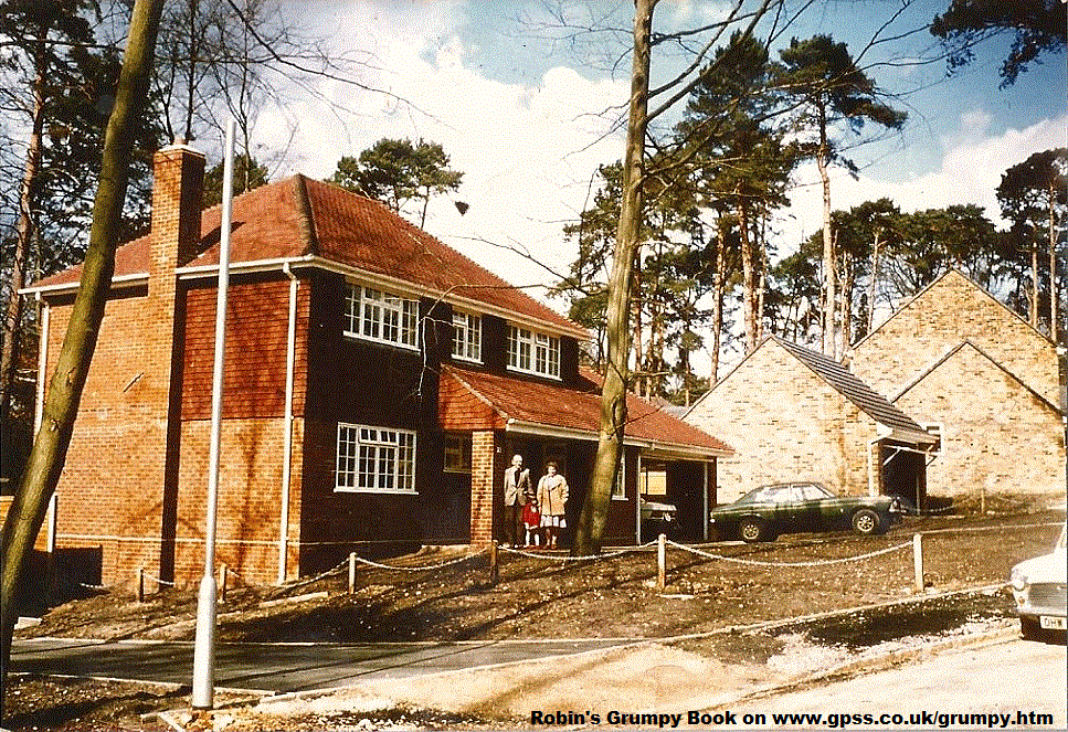 Samantha,Eve, and Len Lovelock, at 22 Armitage Court in Easter of 1978