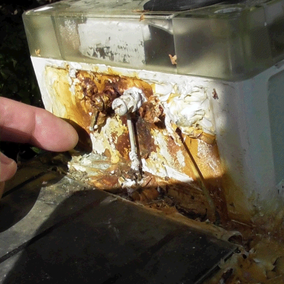 broken RHS power rail on Snoopy Sloop 11