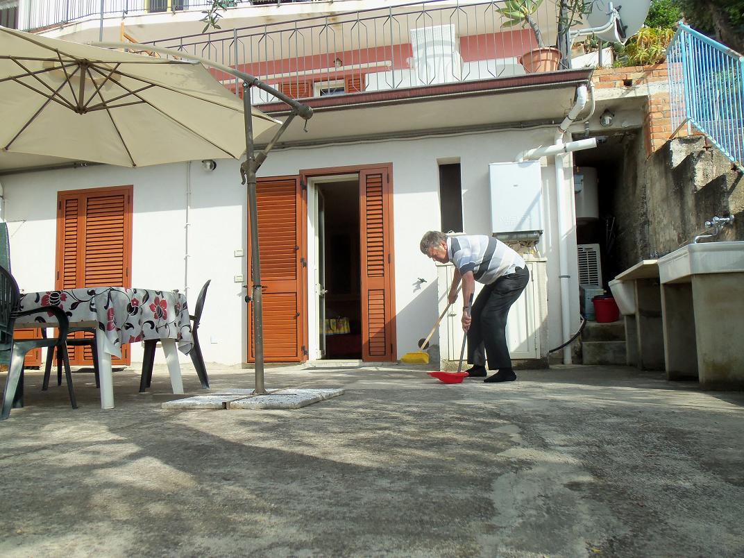 Robin gets on with the house work as usual